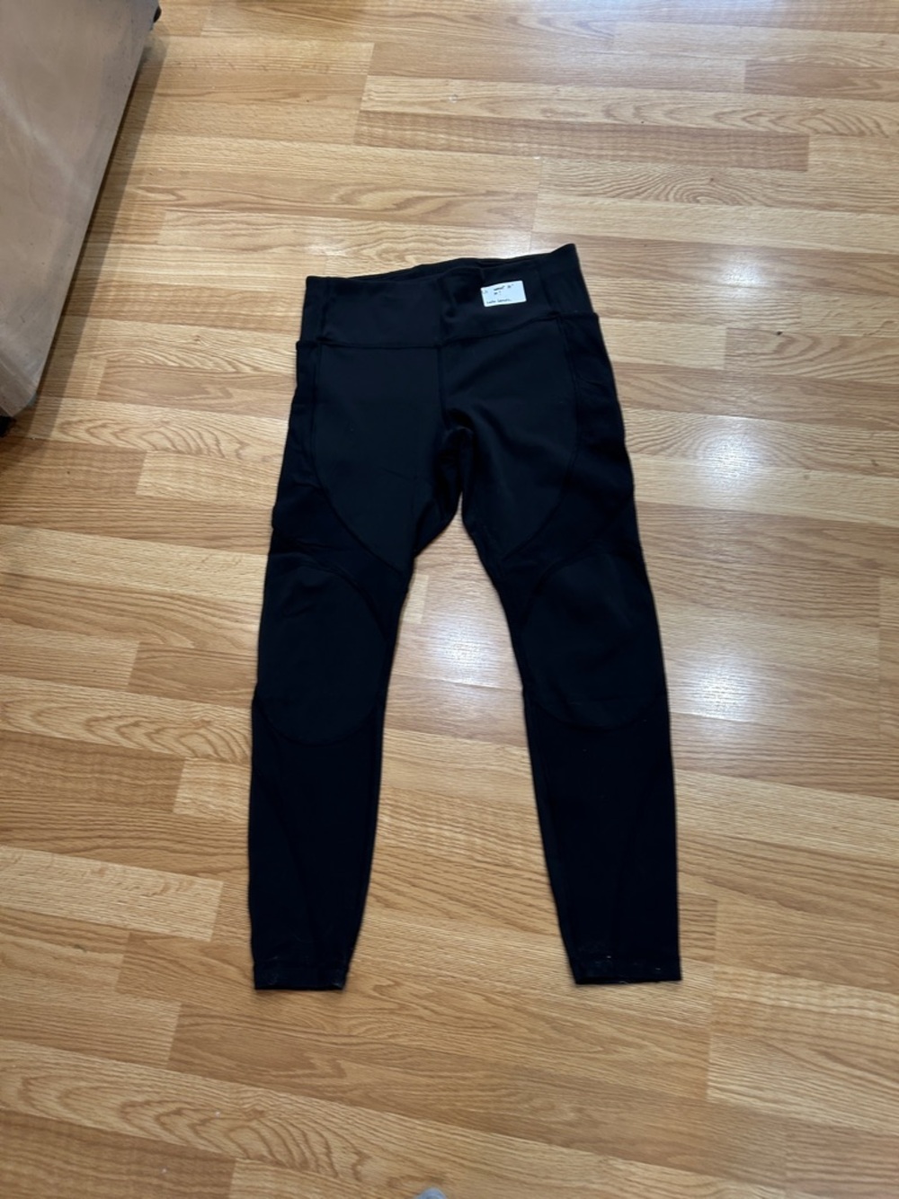 L4.   Black Lululemon Active Leggings with High Waist